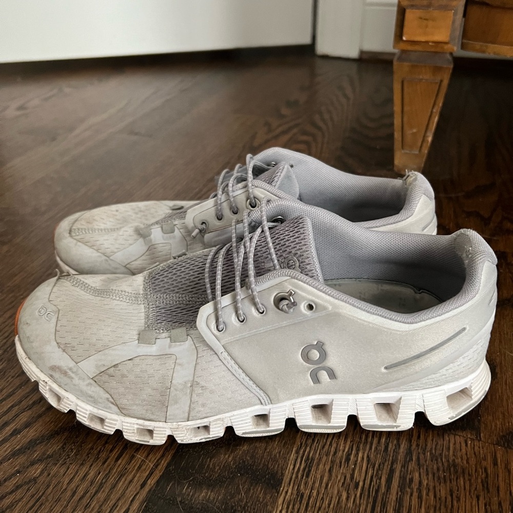 Grey on clouds size 8.5